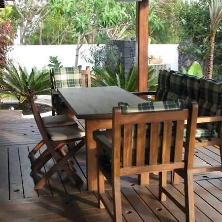 Sleeps 6 Pool Wifi Apartment *