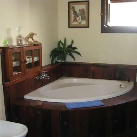 Sleeps 6 Pool Wifi